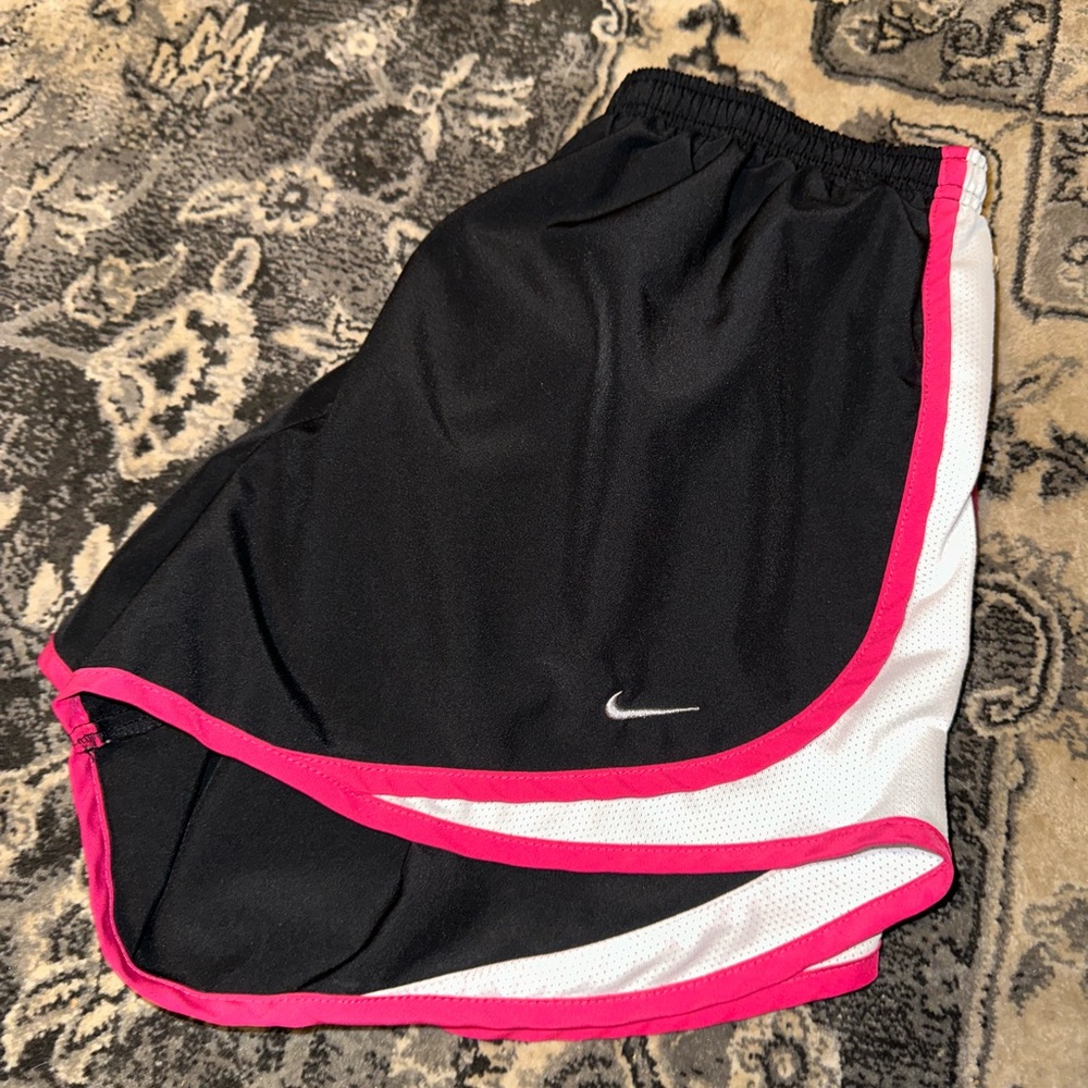 Women’s Nike Running Shorts Medium